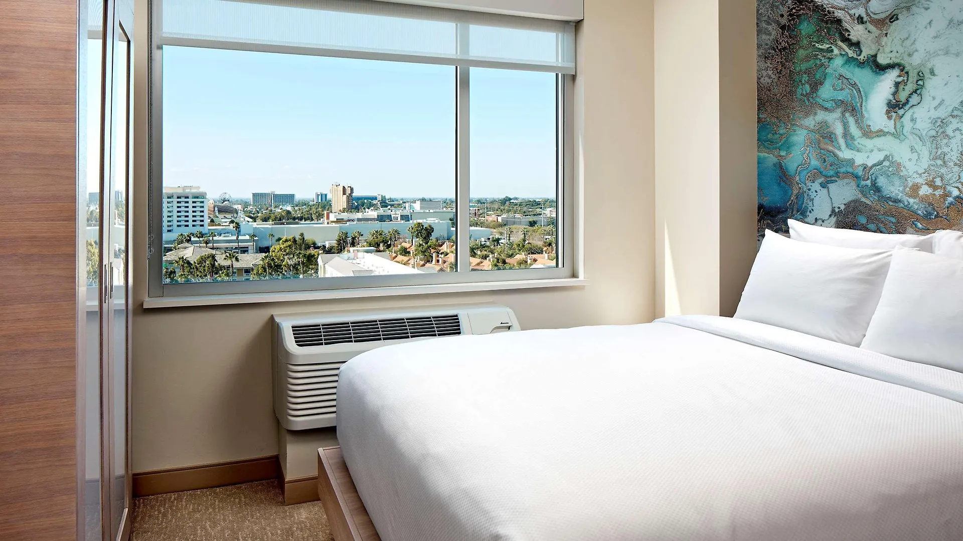 Cambria Hotel & Suites Anaheim Resort Area